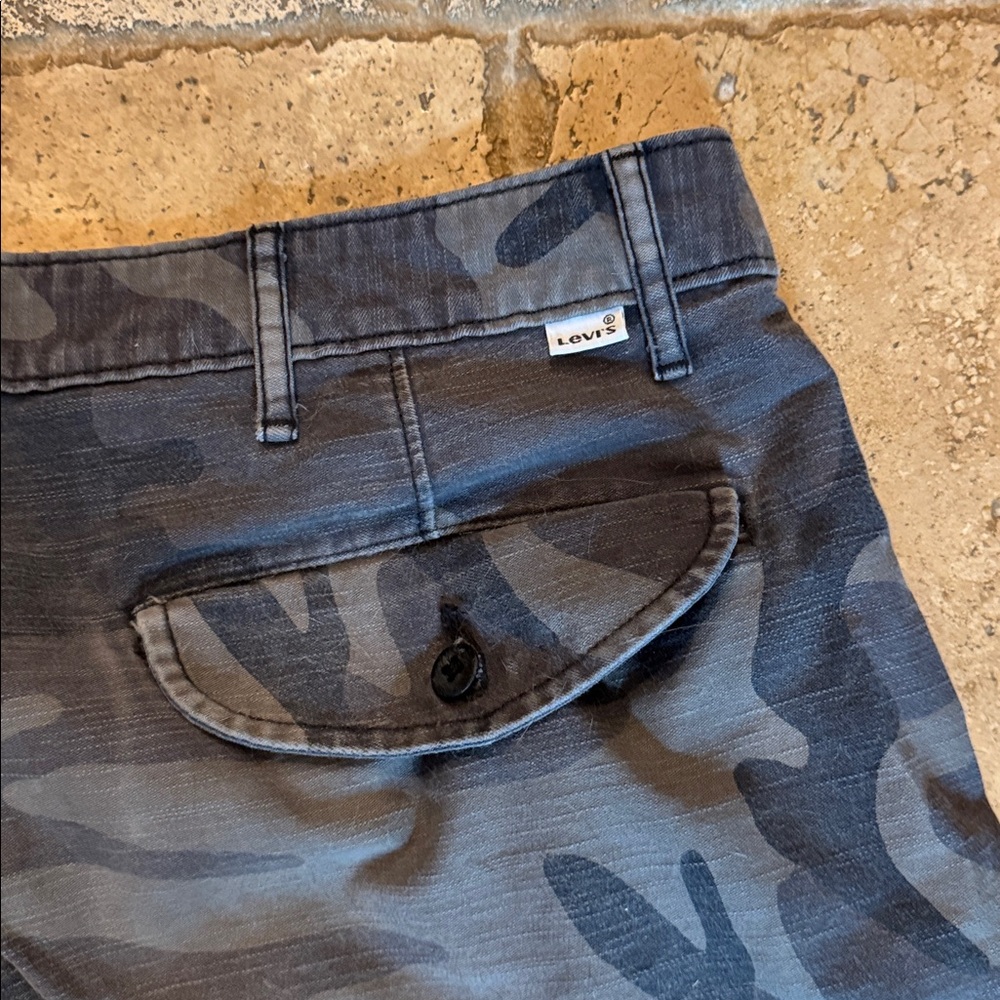 Levi's Camouflage Cargo Shorts - Picture 6 of 8